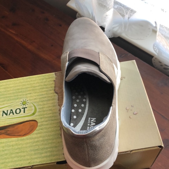 Stepping out in comfort and style. - Picture 2 of 4